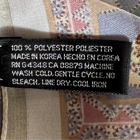 Flora and Fauna Scarf - Picture 7 of 7